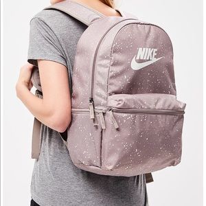 nike heritage printed backpack